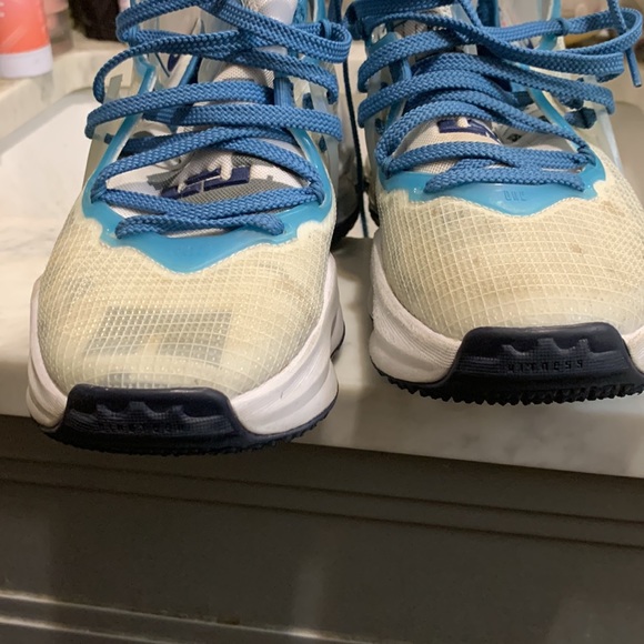 Nike lebron 19 chosen one shoes - Picture 9 of 12